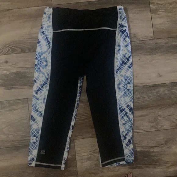 Victoria’s Secret Sport Knockout Crop Leggings Blue White & Black Size M - Picture 3 of 3